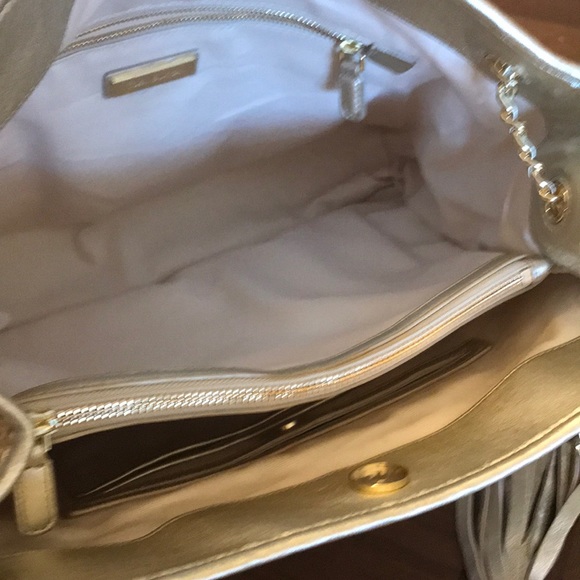 Tory Burch Shoulder Bag - Picture 8 of 8